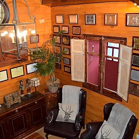 Casa Escosa Hotel 2*