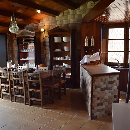 Casa Escosa מלון 2*